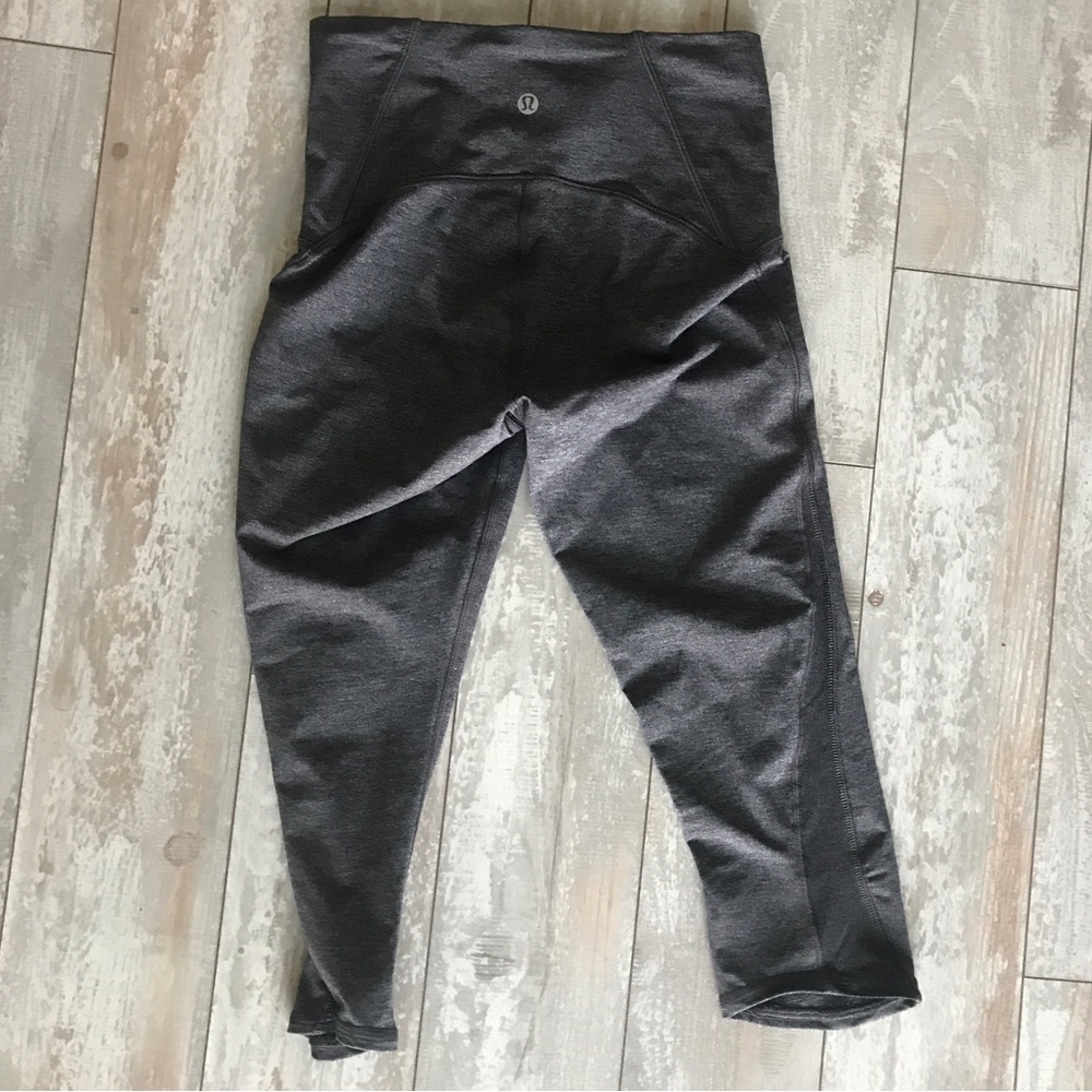Lululemon capri workout/yoga pants